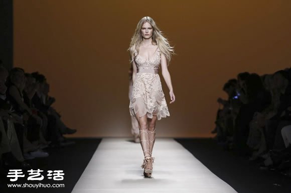 Alberta Ferretti 2015春夏女裝設(shè)計(jì)欣賞 -  rpnrmr.com
