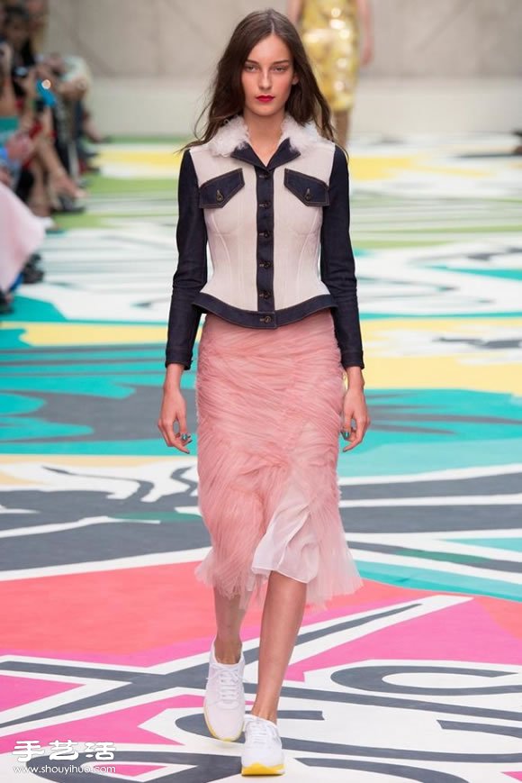 Burberry Prorsum 2015 春夏女裝秀 -  rpnrmr.com