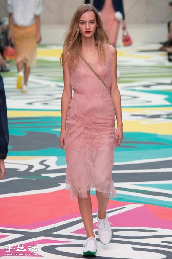 Burberry Prorsum 2015 春夏女裝秀 -  rpnrmr.com