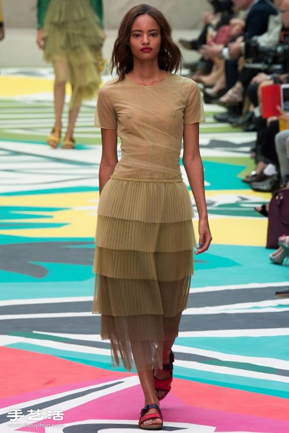 Burberry Prorsum 2015 春夏女裝秀 -  rpnrmr.com