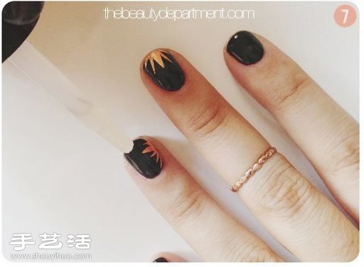 DIY在家也能輕松完成的葉子圖紋美甲 -  rpnrmr.com