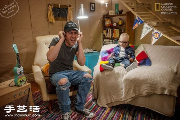 紙箱自制電影場景 一家三口的角色扮演時間 -  rpnrmr.com