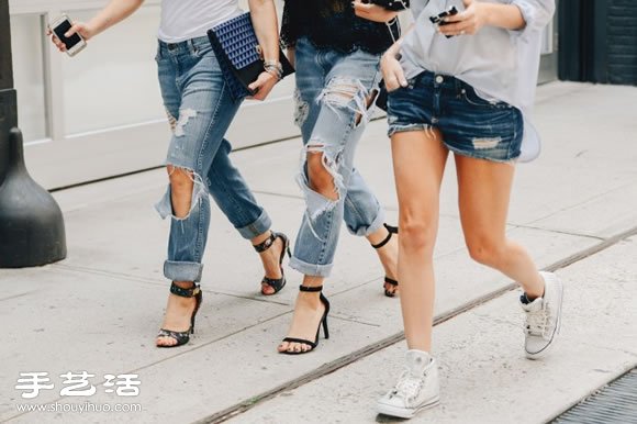 從時(shí)尚街拍中取經(jīng) 必學(xué)牛仔褲穿搭技巧 -  rpnrmr.com