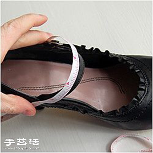 鞋子巧改造 增添可愛蝴蝶結(jié)裝飾圖解教程 -  rpnrmr.com