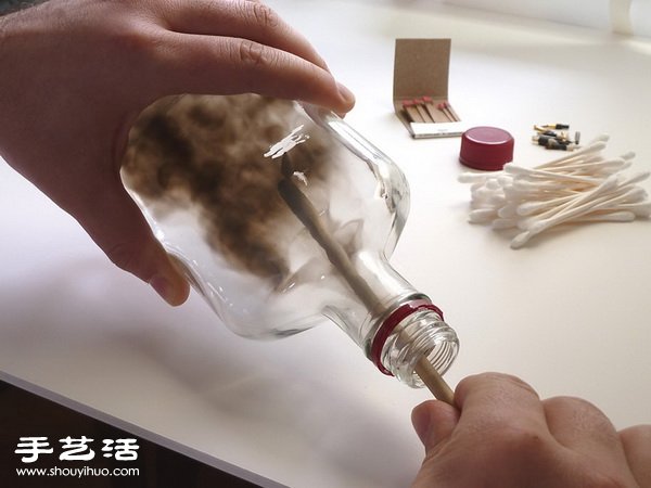 玻璃瓶內(nèi)壁上畫出逼真的煙熏畫 -  rpnrmr.com