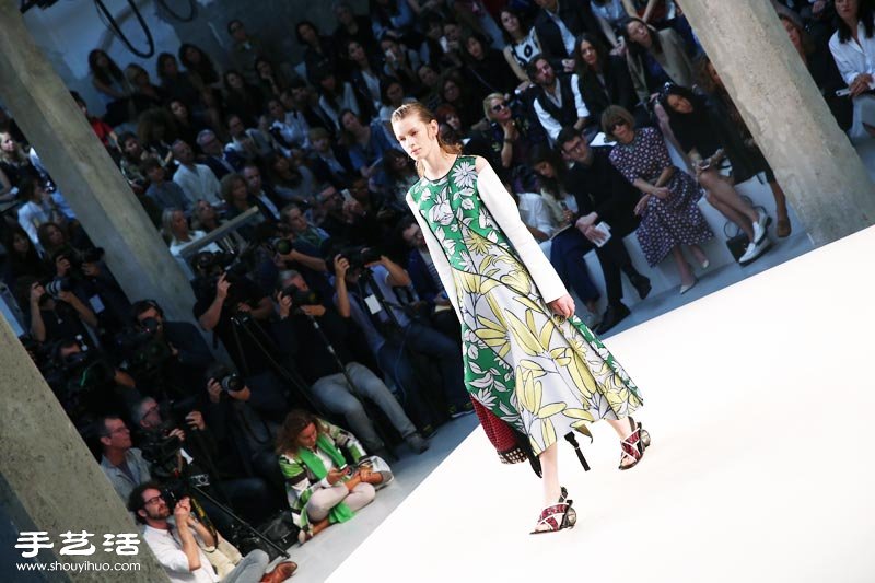 MARNI 位于米蘭的 2015 春夏時(shí)尚花市場(chǎng) -  rpnrmr.com
