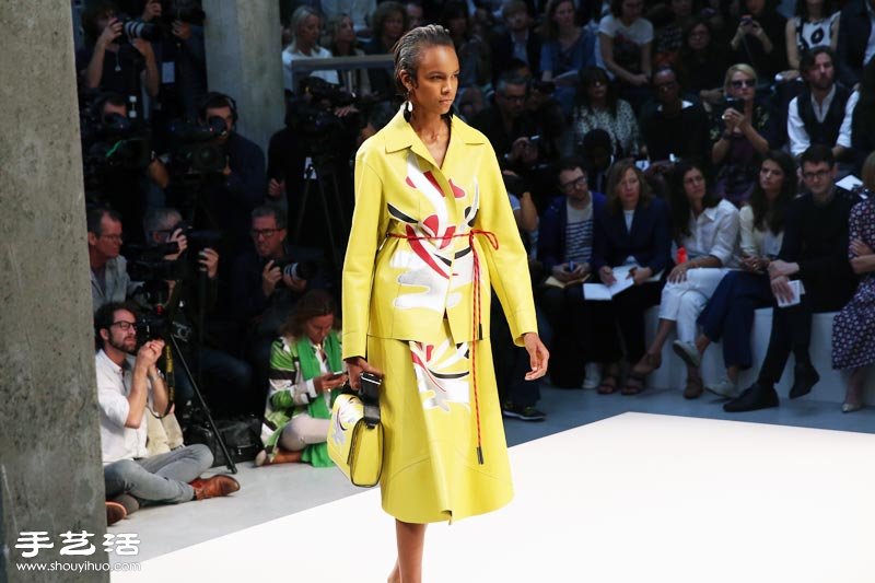 MARNI 位于米蘭的 2015 春夏時(shí)尚花市場(chǎng) -  rpnrmr.com