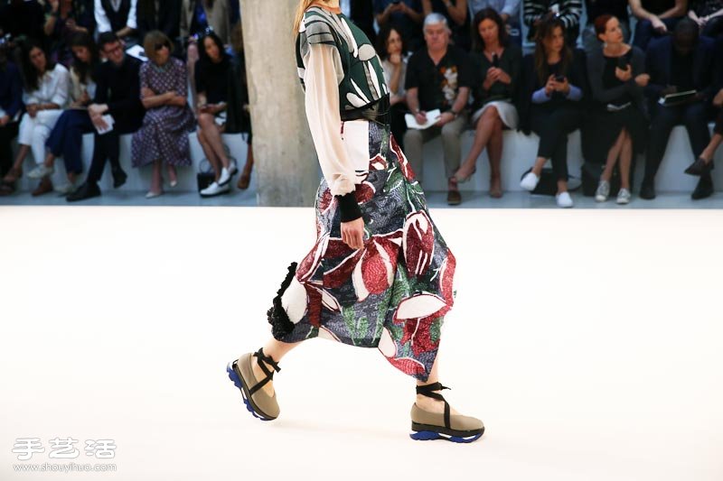 MARNI 位于米蘭的 2015 春夏時(shí)尚花市場(chǎng) -  rpnrmr.com