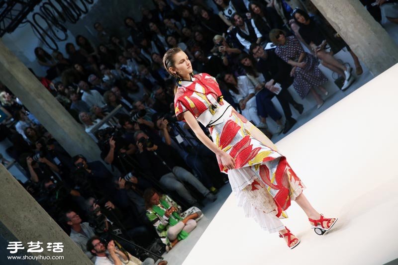 MARNI 位于米蘭的 2015 春夏時(shí)尚花市場(chǎng) -  rpnrmr.com