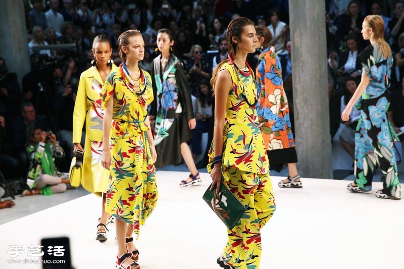 MARNI 位于米蘭的 2015 春夏時(shí)尚花市場(chǎng) -  rpnrmr.com