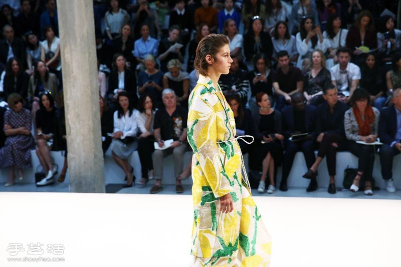 MARNI 位于米蘭的 2015 春夏時(shí)尚花市場(chǎng) -  rpnrmr.com