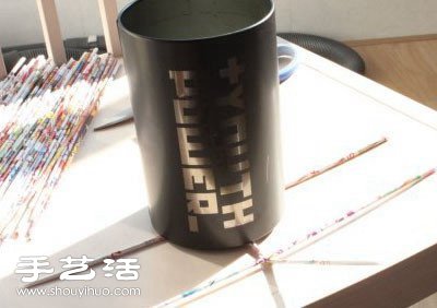 舊雜志廢物利用手工DIY制作花瓶圖解教程 -  rpnrmr.com
