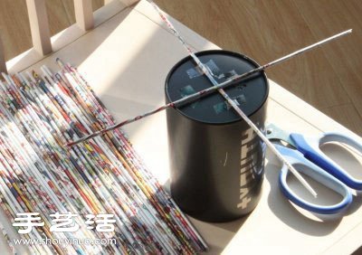 舊雜志廢物利用手工DIY制作花瓶圖解教程 -  rpnrmr.com