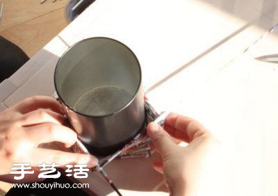 舊雜志廢物利用手工DIY制作花瓶圖解教程 -  rpnrmr.com