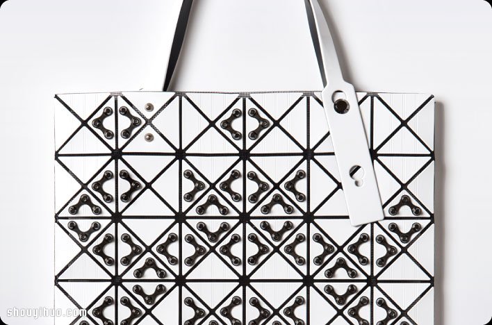 三宅一生 BAOBAO BAGS 的魔術(shù)方塊穿搭術(shù) -  rpnrmr.com
