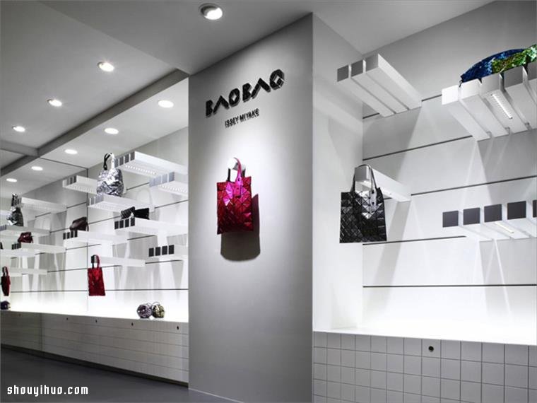 三宅一生 BAOBAO BAGS 的魔術(shù)方塊穿搭術(shù) -  rpnrmr.com