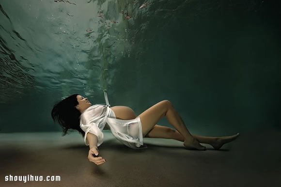 準媽媽水中拍攝寫真，給孕期添上別樣的美 -  rpnrmr.com
