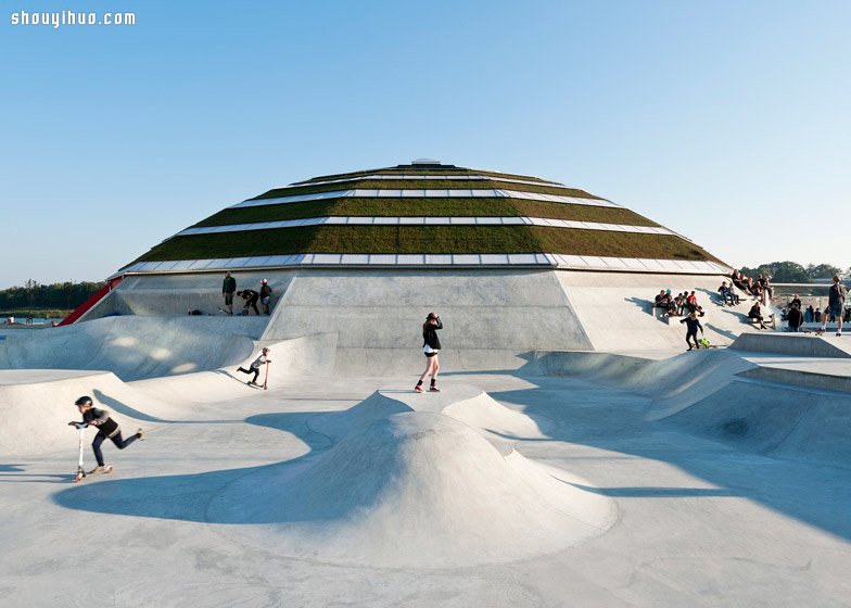 巨大蘑菇降落丹麥 一千坪巨型街頭運(yùn)動(dòng)公園 -  rpnrmr.com