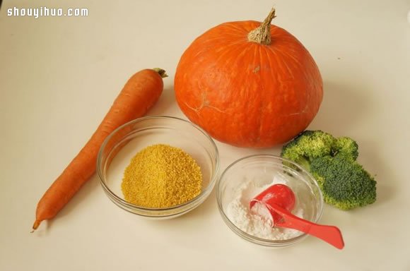 寶寶營養(yǎng)食譜：自制南瓜胡蘿卜米糊的做法 -  rpnrmr.com