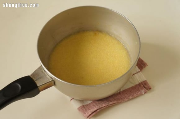 寶寶營養(yǎng)食譜：自制南瓜胡蘿卜米糊的做法 -  rpnrmr.com
