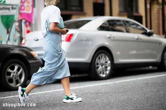 女生的足下風(fēng)情 時裝周上40雙最具創(chuàng)意女鞋 -  rpnrmr.com