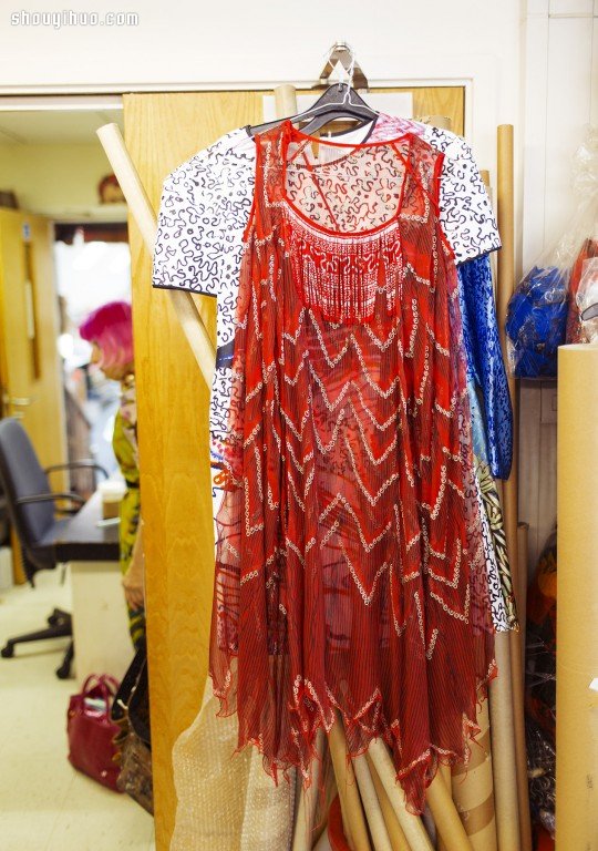 時(shí)尚界不朽傳奇大師 ZANDRA RHODES -  rpnrmr.com