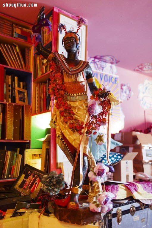 時(shí)尚界不朽傳奇大師 ZANDRA RHODES -  rpnrmr.com