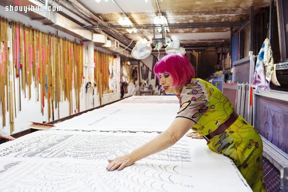 時(shí)尚界不朽傳奇大師 ZANDRA RHODES -  rpnrmr.com