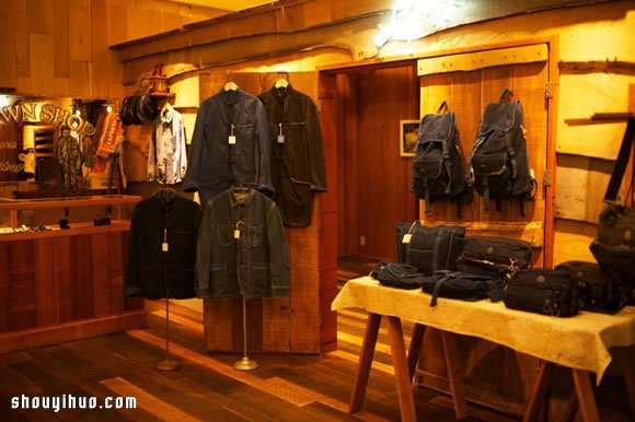 日本Porter Classic復(fù)古風(fēng)服飾店布置設(shè)計(jì) -  rpnrmr.com