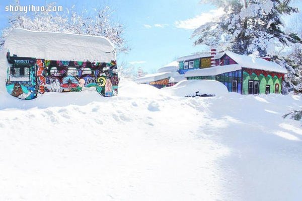 Katewise 裝修夢游仙境般的瘋狂彩色小屋 -  rpnrmr.com
