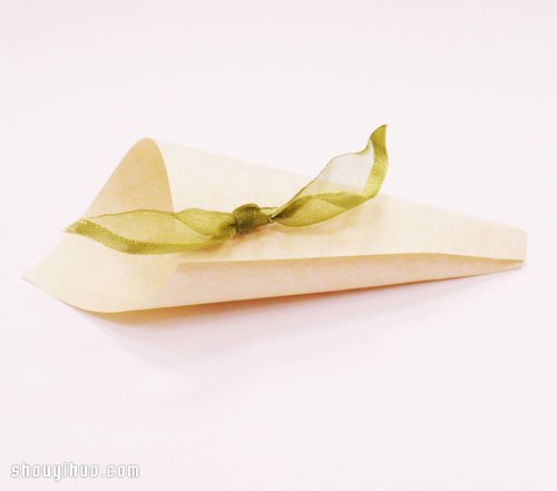 牛皮紙+絲帶 簡單糖果包裝手工制作圖解教程 -  rpnrmr.com