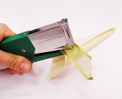 牛皮紙+絲帶 簡單糖果包裝手工制作圖解教程 -  rpnrmr.com