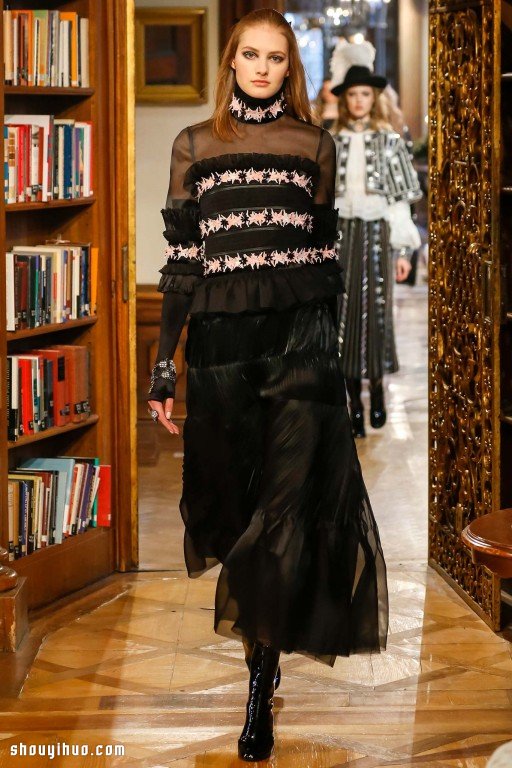 CHANEL 2015 早秋系列女生服裝搭配設(shè)計 -  rpnrmr.com