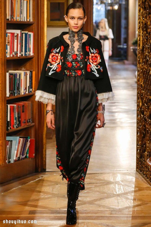 CHANEL 2015 早秋系列女生服裝搭配設(shè)計 -  rpnrmr.com