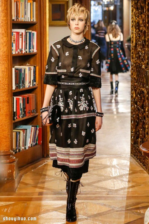 CHANEL 2015 早秋系列女生服裝搭配設(shè)計 -  rpnrmr.com