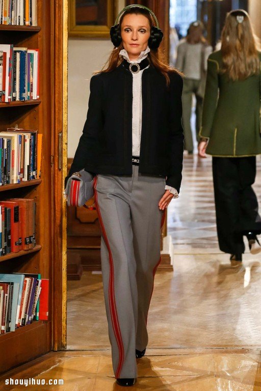 CHANEL 2015 早秋系列女生服裝搭配設(shè)計 -  rpnrmr.com