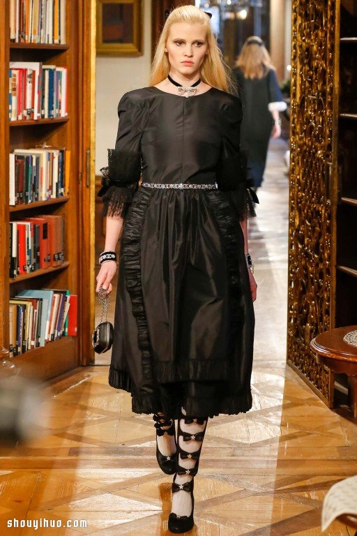 CHANEL 2015 早秋系列女生服裝搭配設(shè)計 -  rpnrmr.com