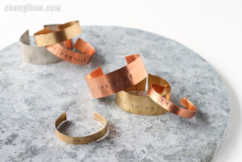 簡單刻字金屬手鐲手環(huán)DIY手工制作圖解教程 -  rpnrmr.com