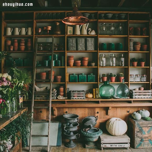 英國小鎮(zhèn)新古典主義質(zhì)樸復(fù)古花藝店布置設(shè)計(jì) -  rpnrmr.com