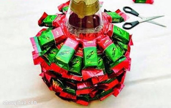 最受孩子歡迎的簡單糖果圣誕樹DIY手工制作 -  rpnrmr.com
