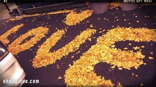 可愛保安大爺 利用落葉DIY暖心圖案和文字 -  rpnrmr.com