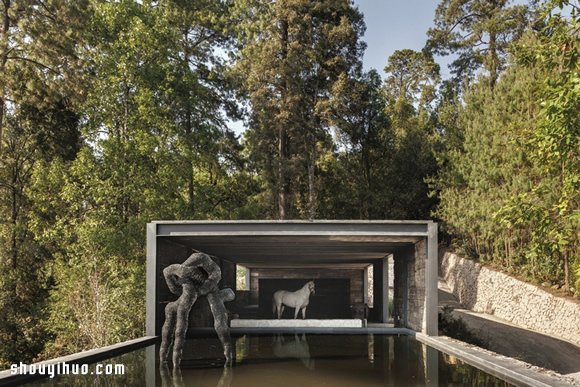 El Mirador House 擁有馬房的林間別墅設計 -  rpnrmr.com