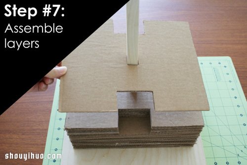 紙箱瓦楞紙板廢物利用DIY制作貓咪磨爪器 -  rpnrmr.com