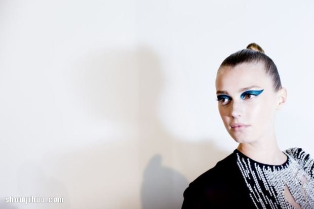法國(guó)超模 Sigrid Agren 的美肌保養(yǎng)秘訣 -  rpnrmr.com