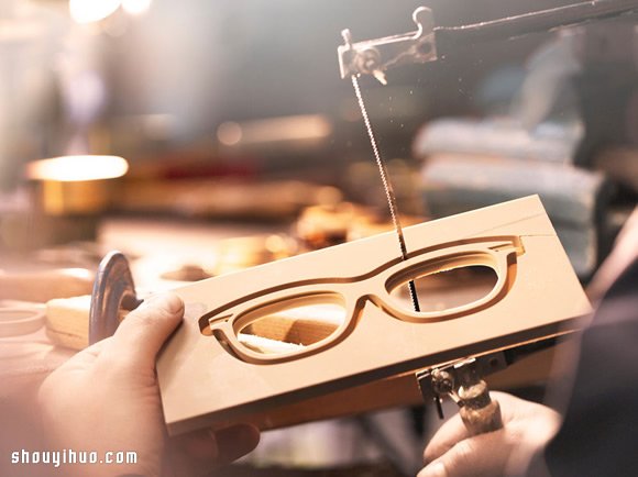 Burberry 純手工眼鏡制作過程 -  rpnrmr.com