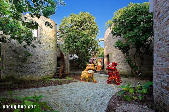 蒼芎屋頂加西方式圓柱塔 中西結(jié)合別墅設(shè)計 -  rpnrmr.com