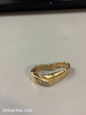 完全走樣變形的婚戒 修復(fù)后就像新的一樣！ -  rpnrmr.com