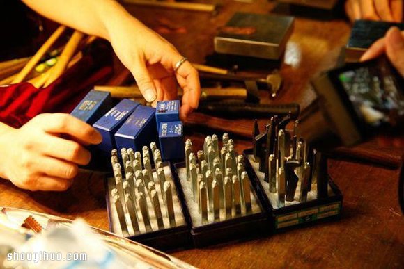 親手打造完美銀戒指的純手工制作步驟圖解 -  rpnrmr.com