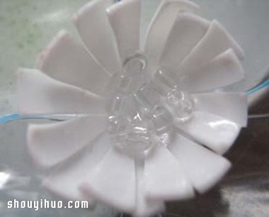 雪碧塑料瓶變廢為寶DIY手工制作手工塑料花 -  rpnrmr.com