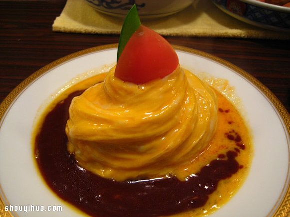 旋轉(zhuǎn)禮服蛋包飯的做法 自制日本特色蛋包飯 -  rpnrmr.com